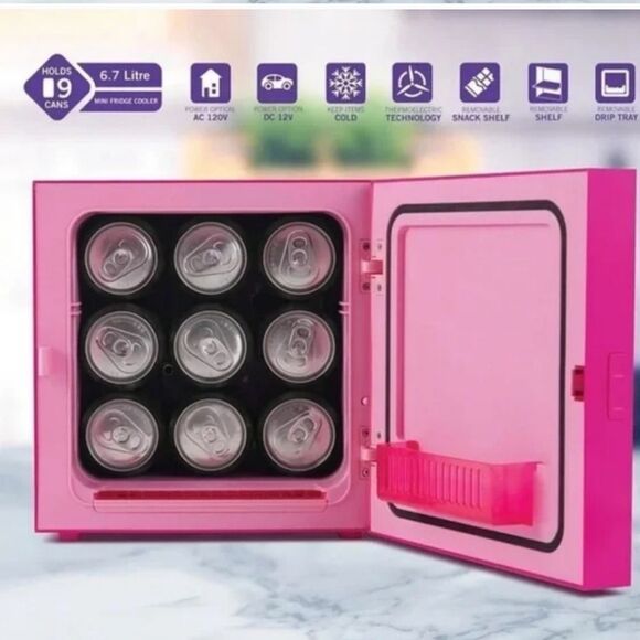 Barbie 6.7L Mini Fridge- Pink/Gold - Picture 4 of 9